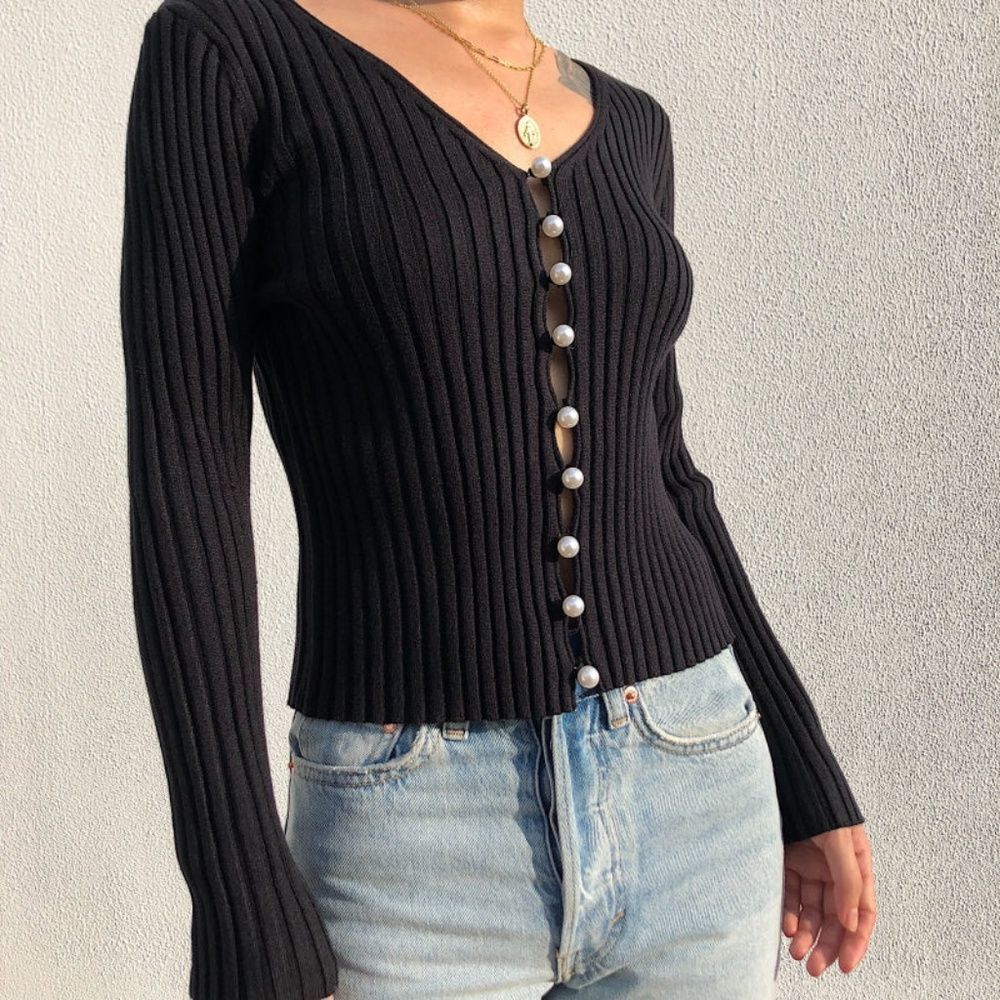 ASTR THE LABEL Black Ribbed Cardigan with Pearls
